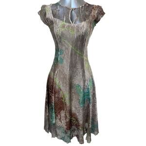 Komarov Cap Sleeve Butterfly Print Crinkle Lace Dress Women's Size Small